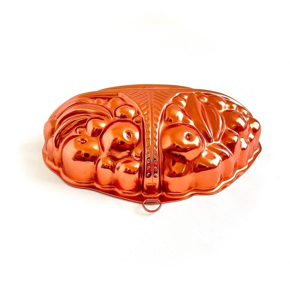 Vintage Mirro Copper-Tone Fruit Basket Jelly Mold / Kitchen Wall Farmhouse Décor - Picture 3 of 9